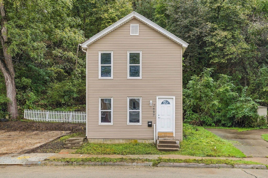 Photo of Dubuque, IA 52001 (MLS # 155763)