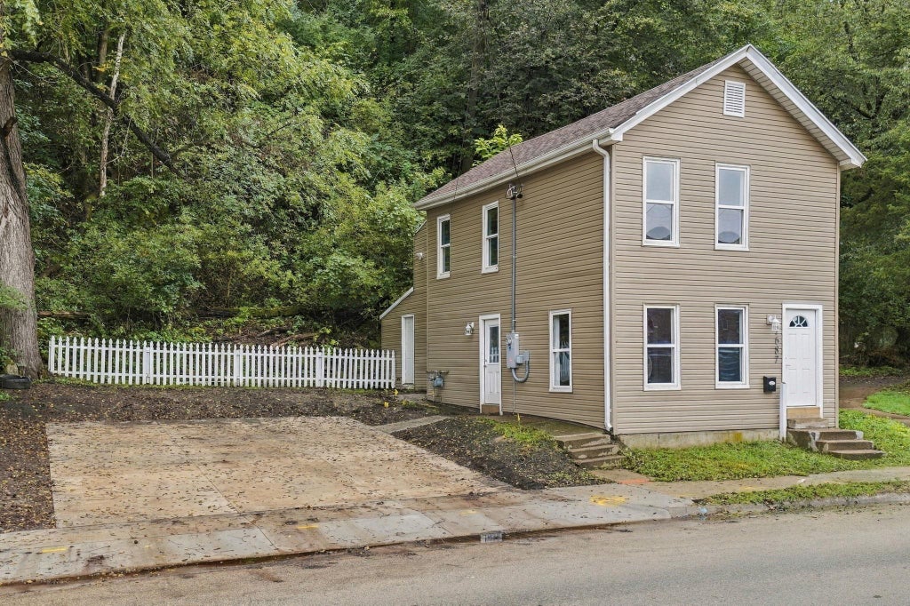 Photo of Dubuque, IA 52001 (MLS # 155763)