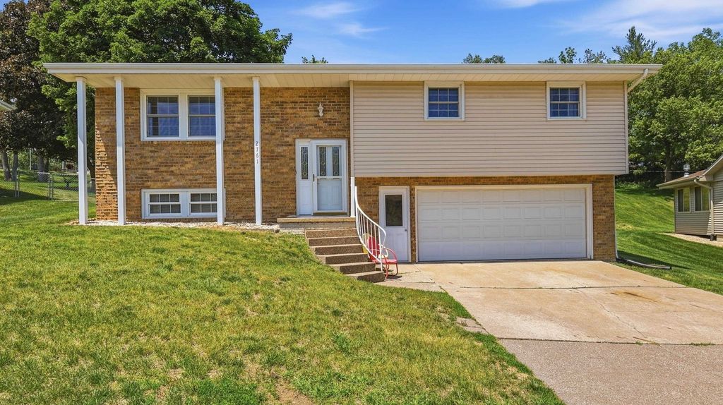 Photo of Dubuque, IA 52001 (MLS # 154849)