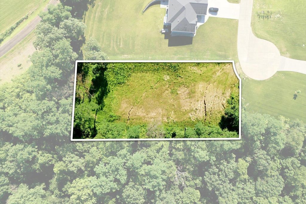Photo of Dubuque, IA 52001 (MLS # 153830)