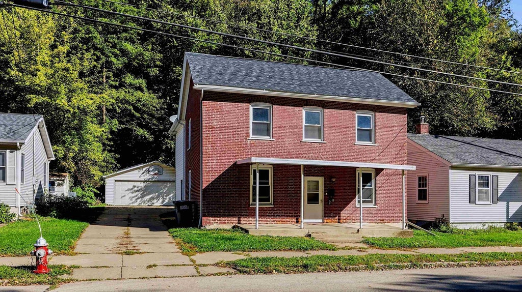 Photo of Dubuque, IA 52001 (MLS # 155904)