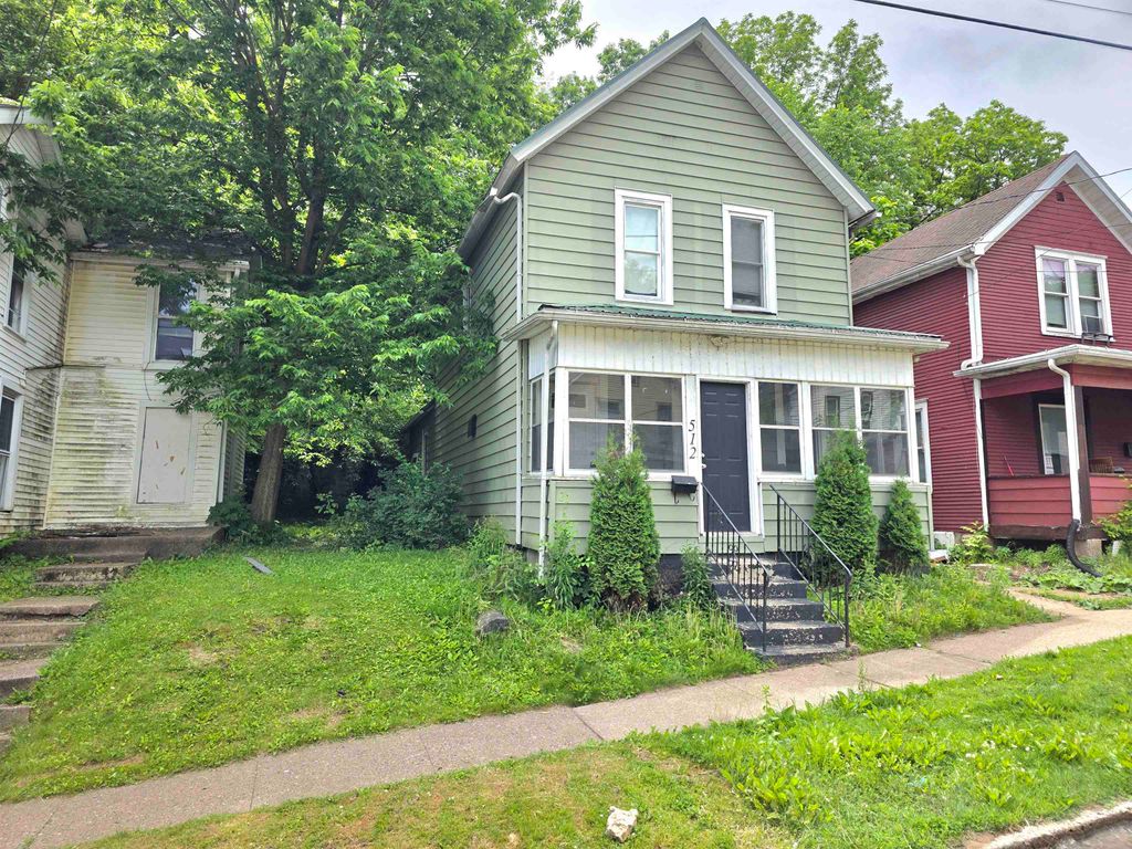 Photo of Dubuque, IA 52001 (MLS # 154801)