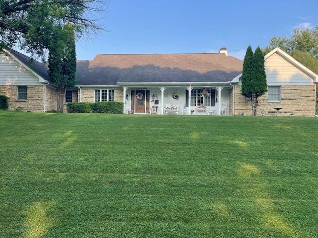 Photo of Dubuque, IA 52003 (MLS # 154407)