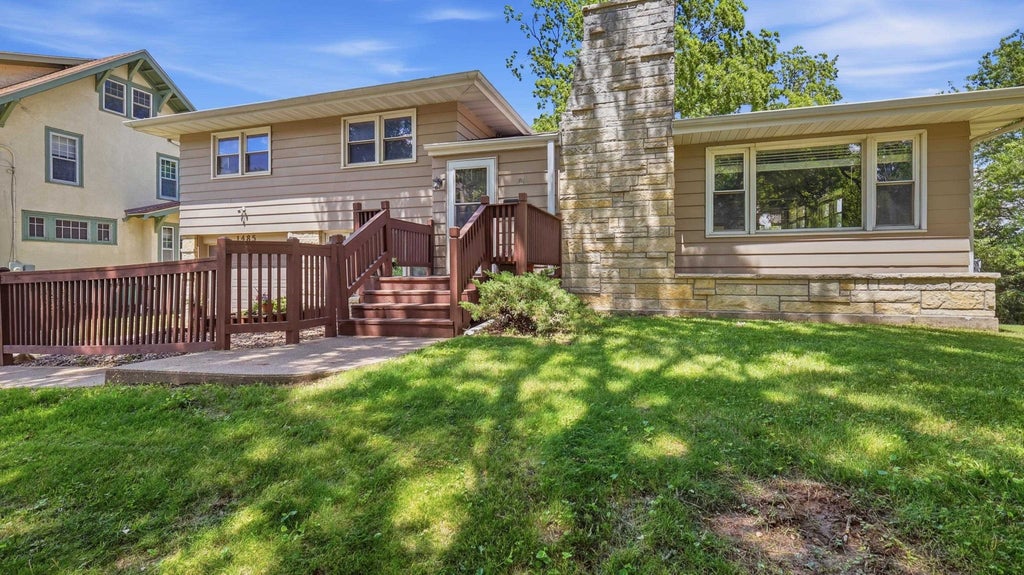 Photo of Dubuque, IA 52003 (MLS # 155028)