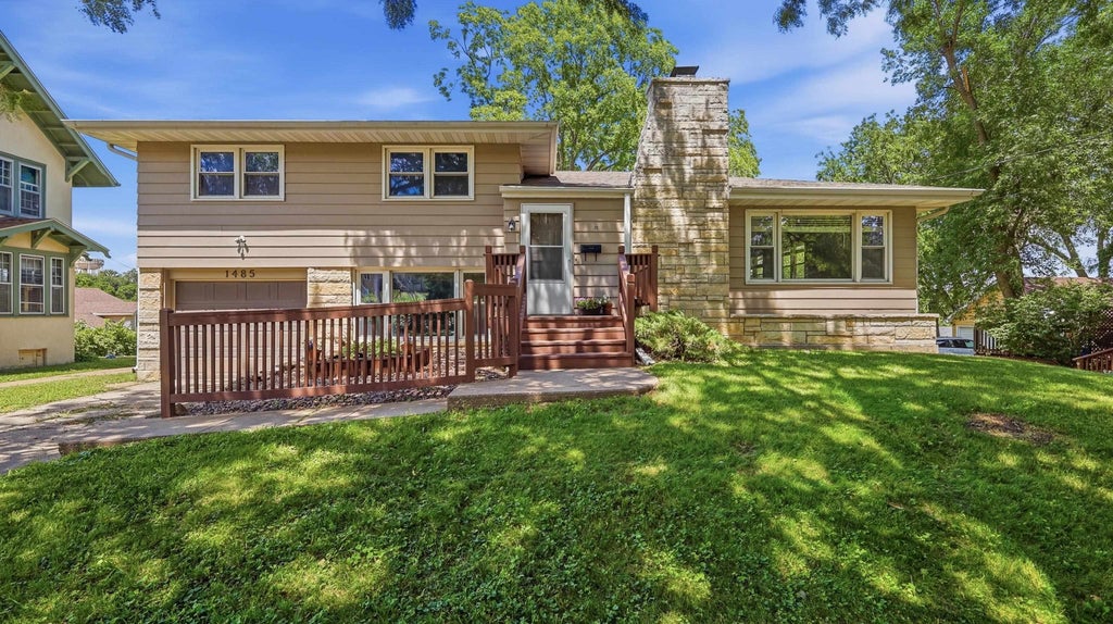 Photo of Dubuque, IA 52003 (MLS # 155028)
