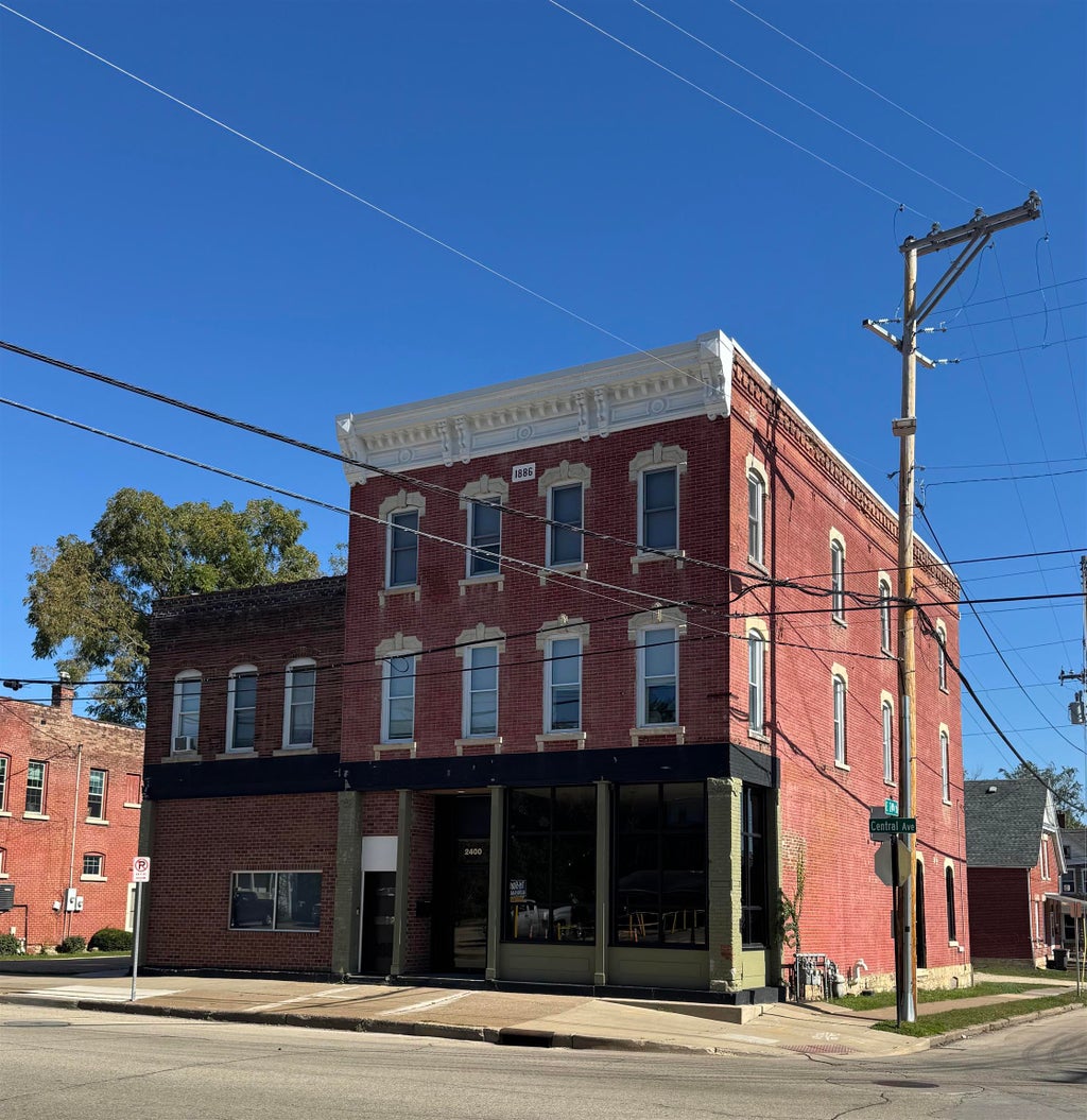 Photo of Dubuque, IA 52001 (MLS # 155878)