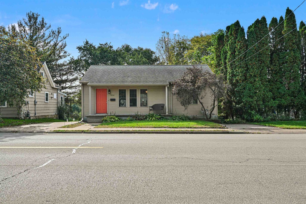 Photo of Dubuque, IA 52003 (MLS # 155967)