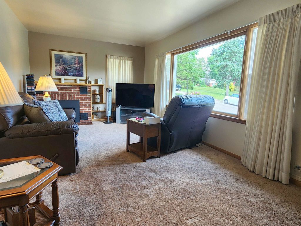 Photo of Dubuque, IA 52003 (MLS # 154742)