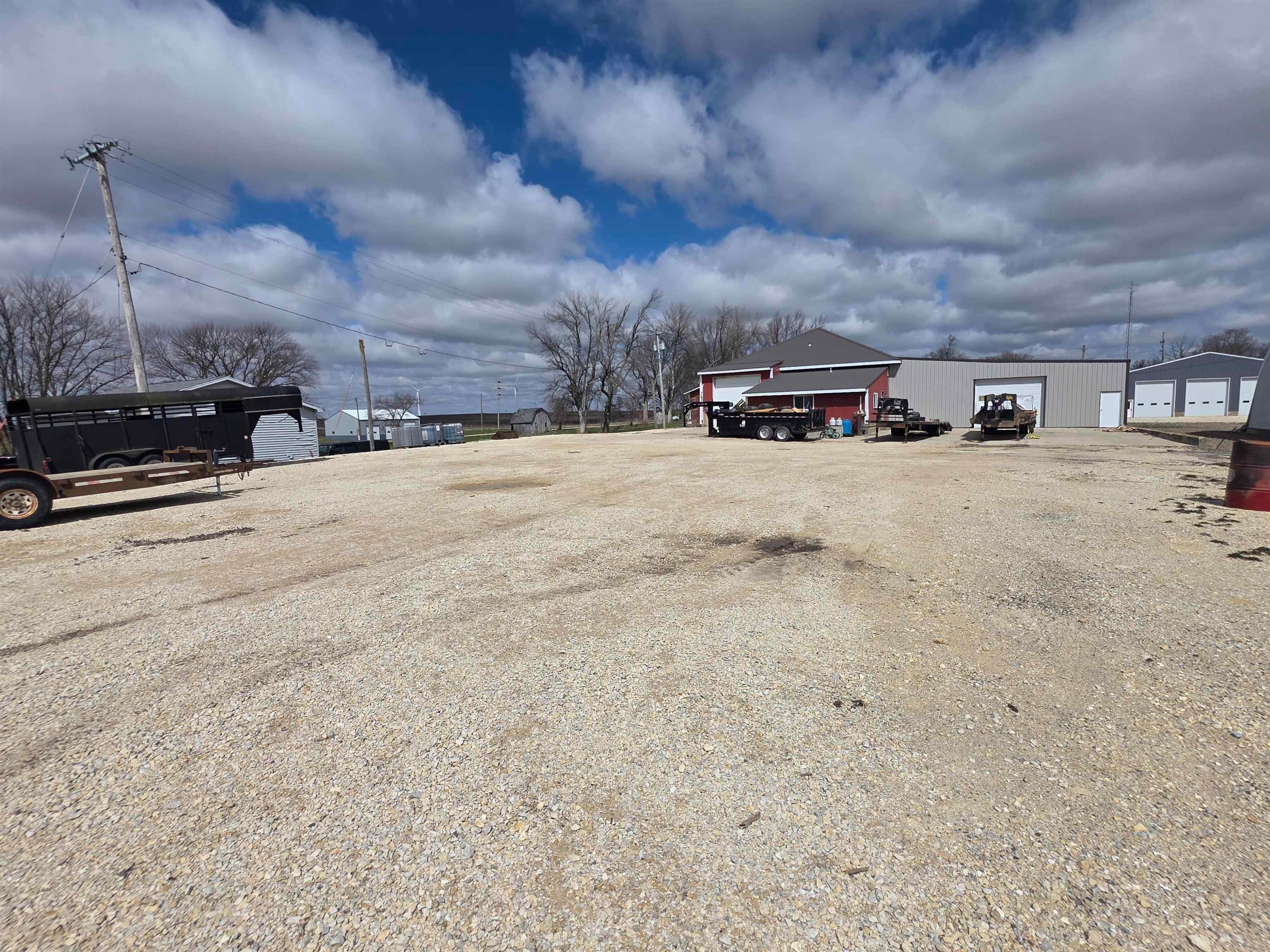 211 W 3rd Street - Photo 4