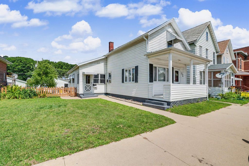 Photo of Dubuque, IA 52001 (MLS # 155091)