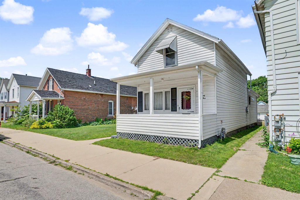 Photo of Dubuque, IA 52001 (MLS # 155091)