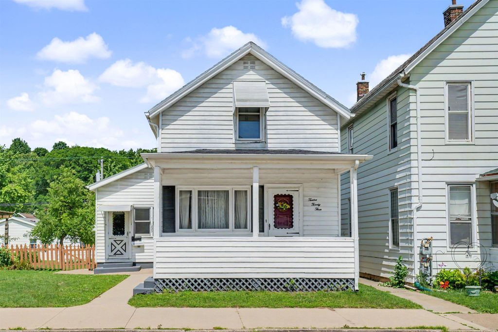 Photo of Dubuque, IA 52001 (MLS # 155091)