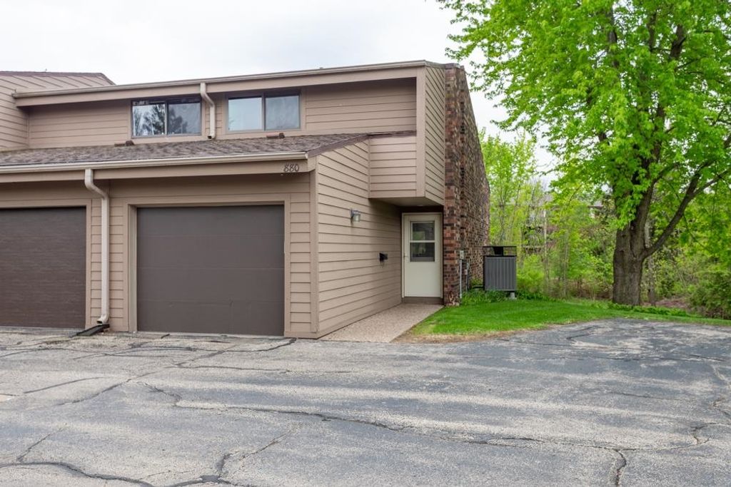 Photo of Dubuque, IA 52001 (MLS # 154520)