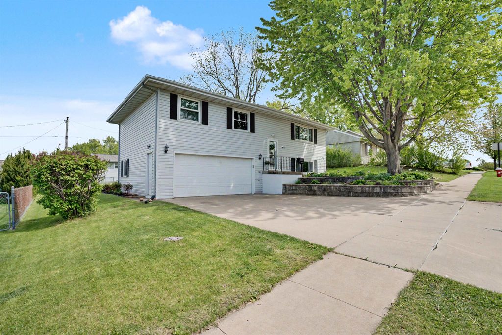 Photo of Dubuque, IA 52002 (MLS # 154589)