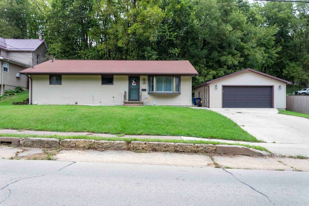 Photo of Dubuque, IA 52001 (MLS # 155790)