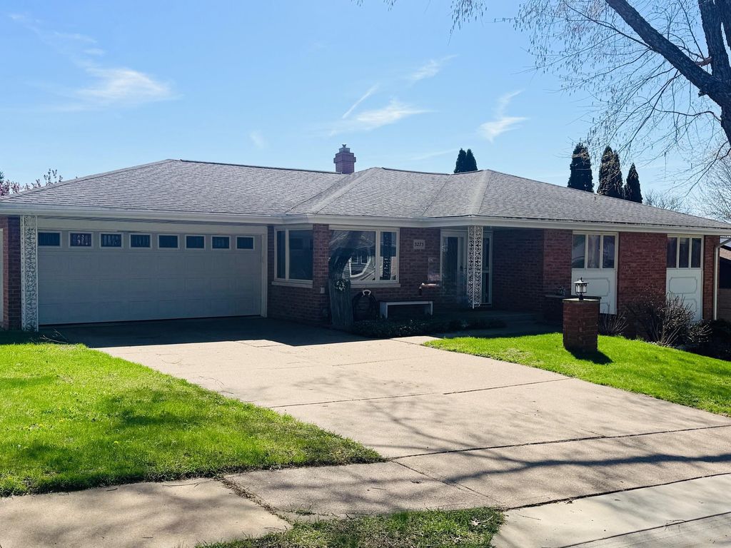 Photo of Dubuque, IA 52001 (MLS # 154429)