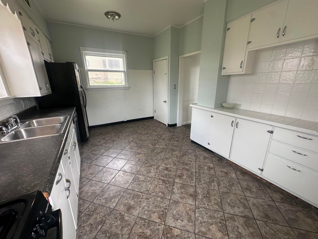 Photo of Dubuque, IA 52001 (MLS # 154375)