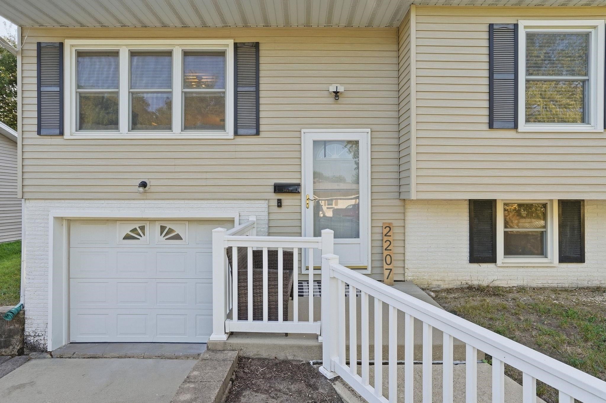 2207 Graham Circle - Photo 4