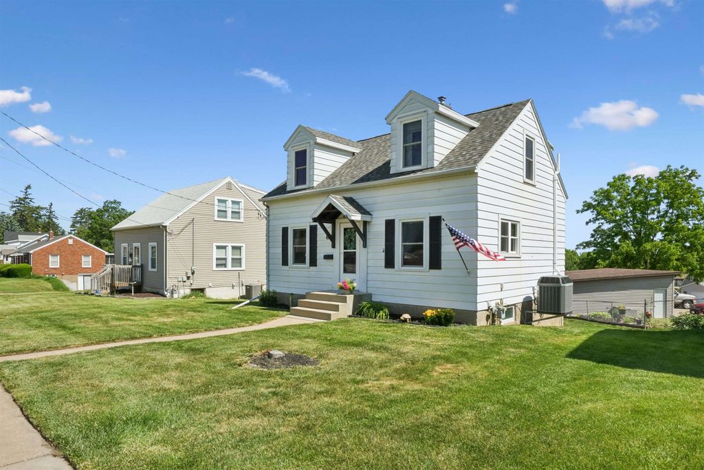Photo of Dubuque, IA 52001 (MLS # 154842)