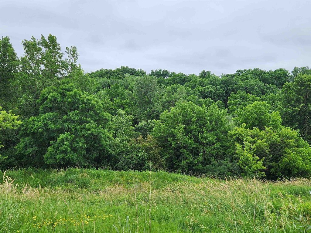 Photo of Dubuque, IA 52001 (MLS # 155027)