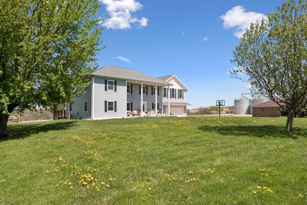 Photo of Dubuque, IA 52003 (MLS # 154504)