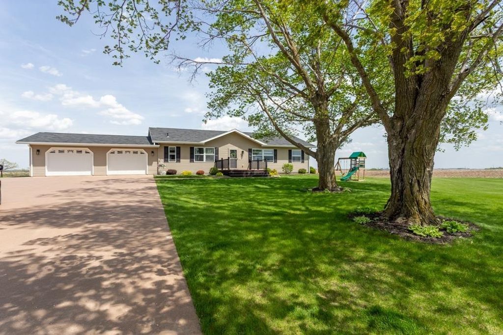 Photo of Cassville, WI 53806 (MLS # 154565)