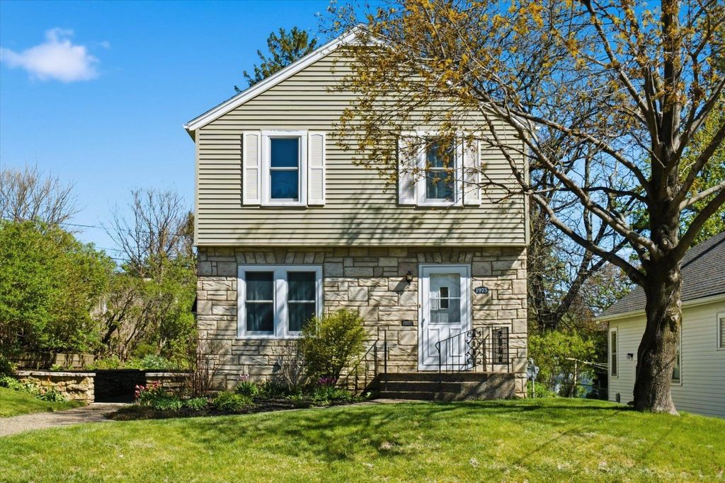 Photo of Dubuque, IA 52001 (MLS # 154444)