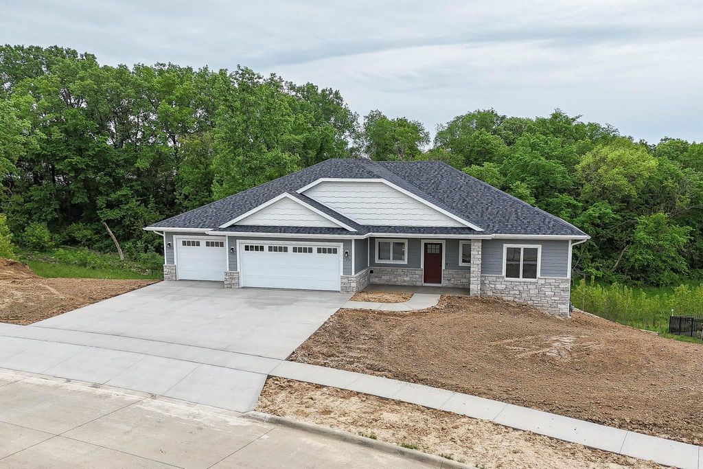 Photo of Dubuque, IA 52003 (MLS # 154729)