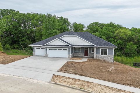 1374 Cedar Trail Drive Dubuque IA 52003