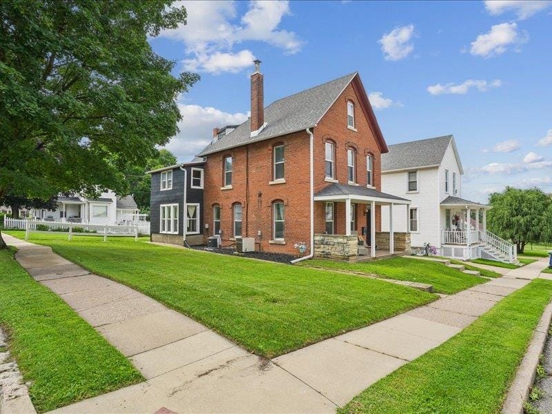 Photo of Dubuque, IA 52001 (MLS # 155528)