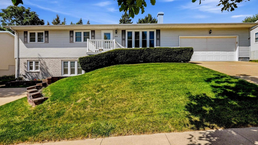 Photo of Dubuque, IA 52003 (MLS # 155738)