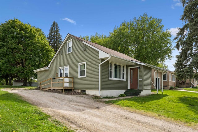 338 E Plum Street