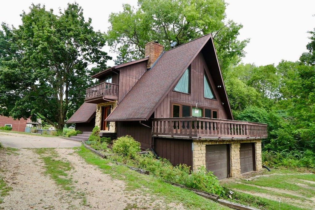 Photo of Dubuque, IA 52002 (MLS # 155641)