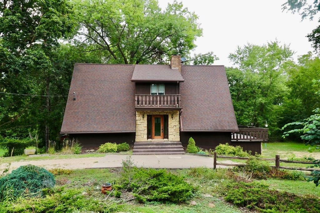 Photo of Dubuque, IA 52002 (MLS # 155641)