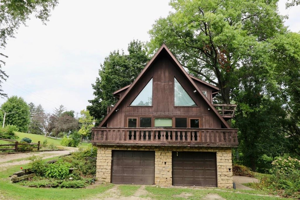Photo of Dubuque, IA 52002 (MLS # 155641)