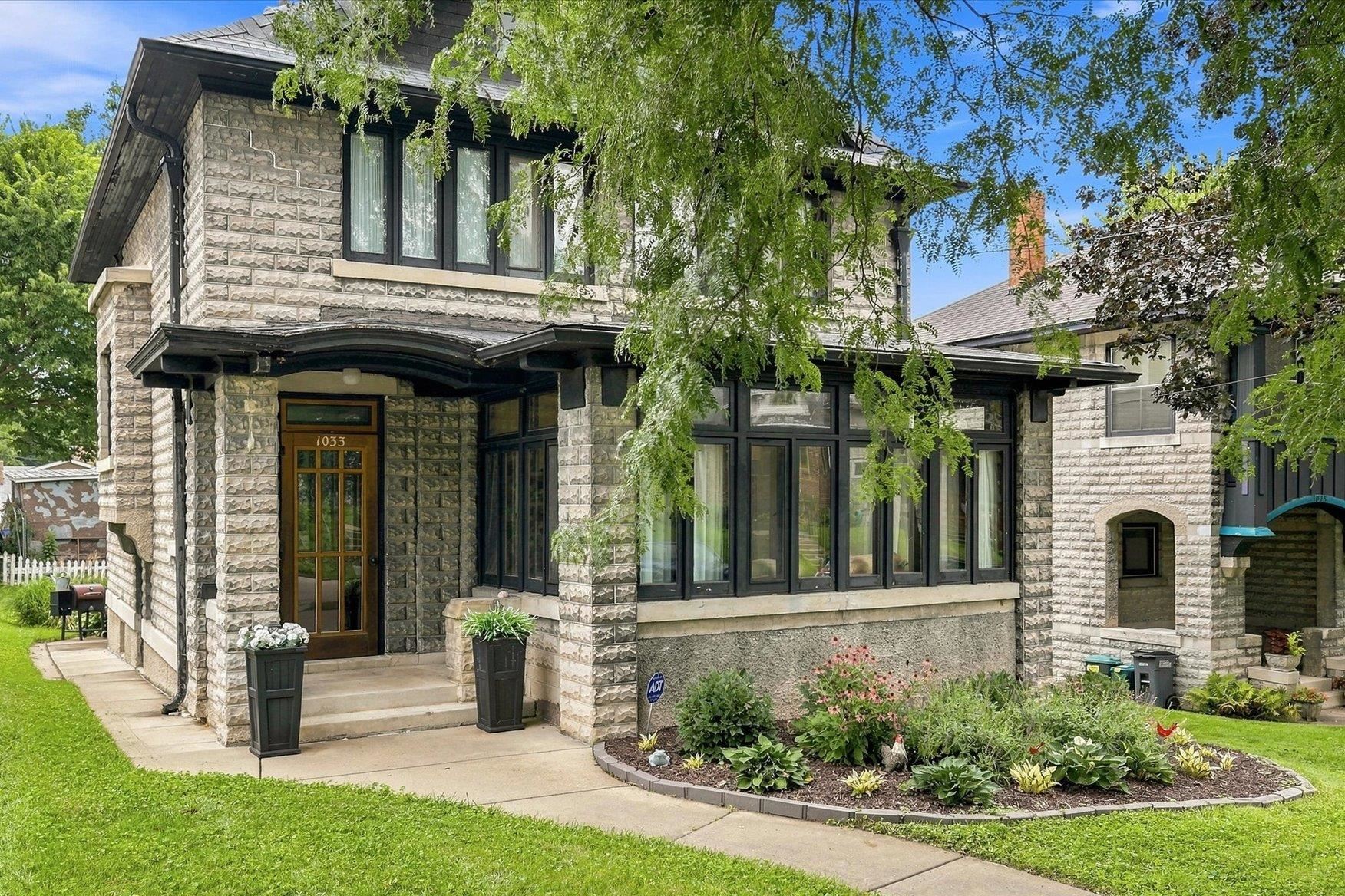 1033 Melrose Terrace - Photo 2