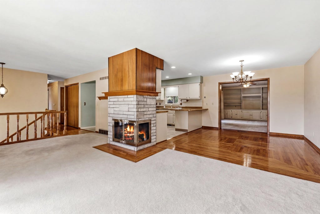 Photo of Dubuque, IA 52002 (MLS # 155012)