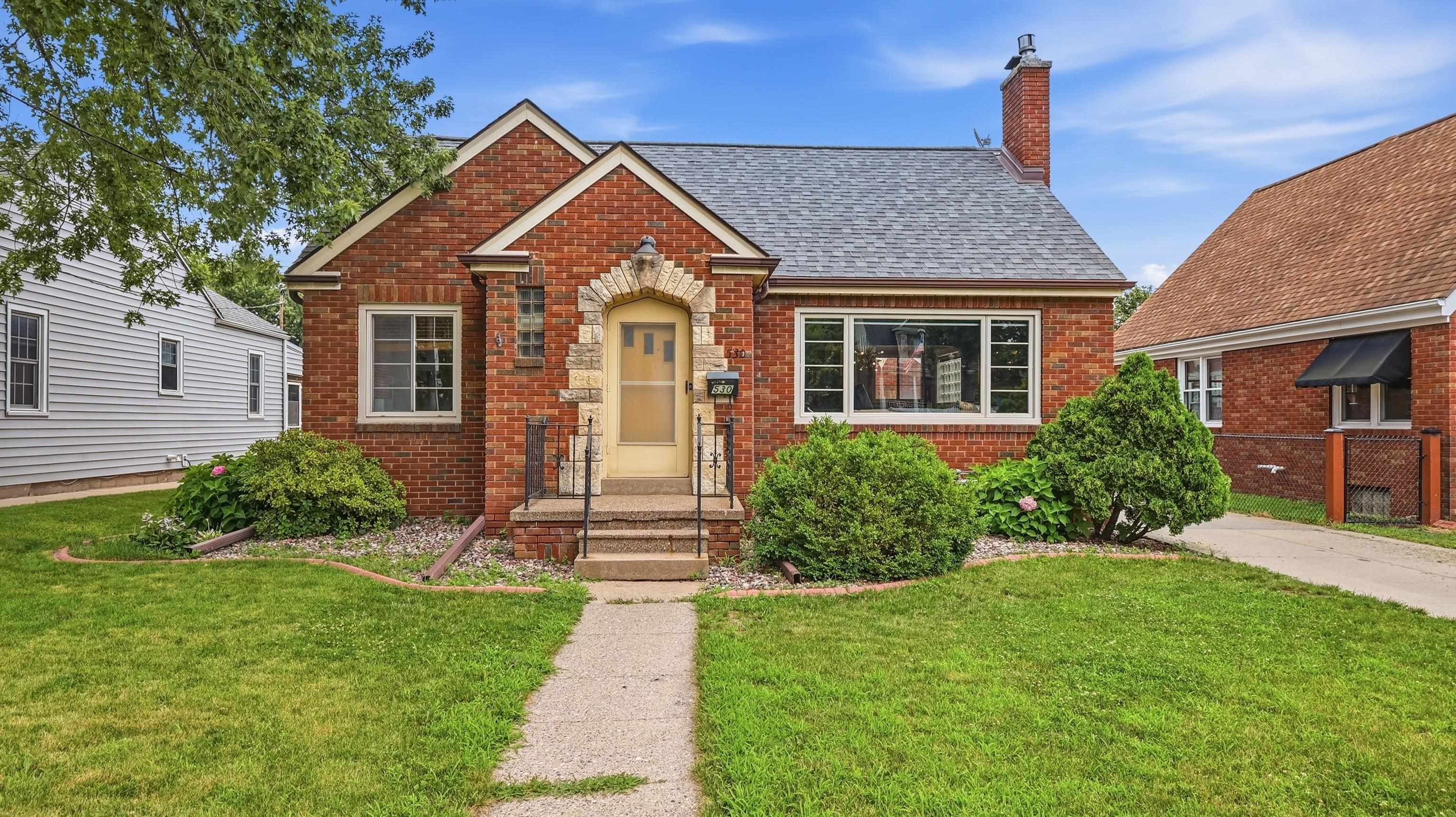 Photo 1 of 45 — 530 S Grandview Avenue, Dubuque, IA 52003