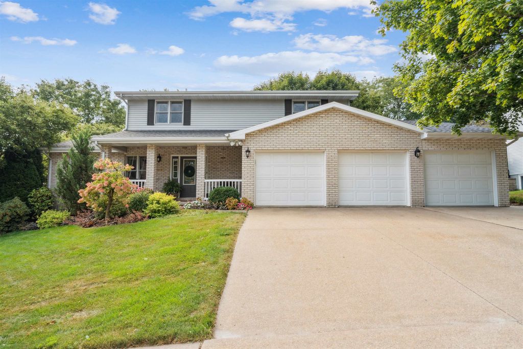 Photo of Dubuque, IA 52001 (MLS # 154557)