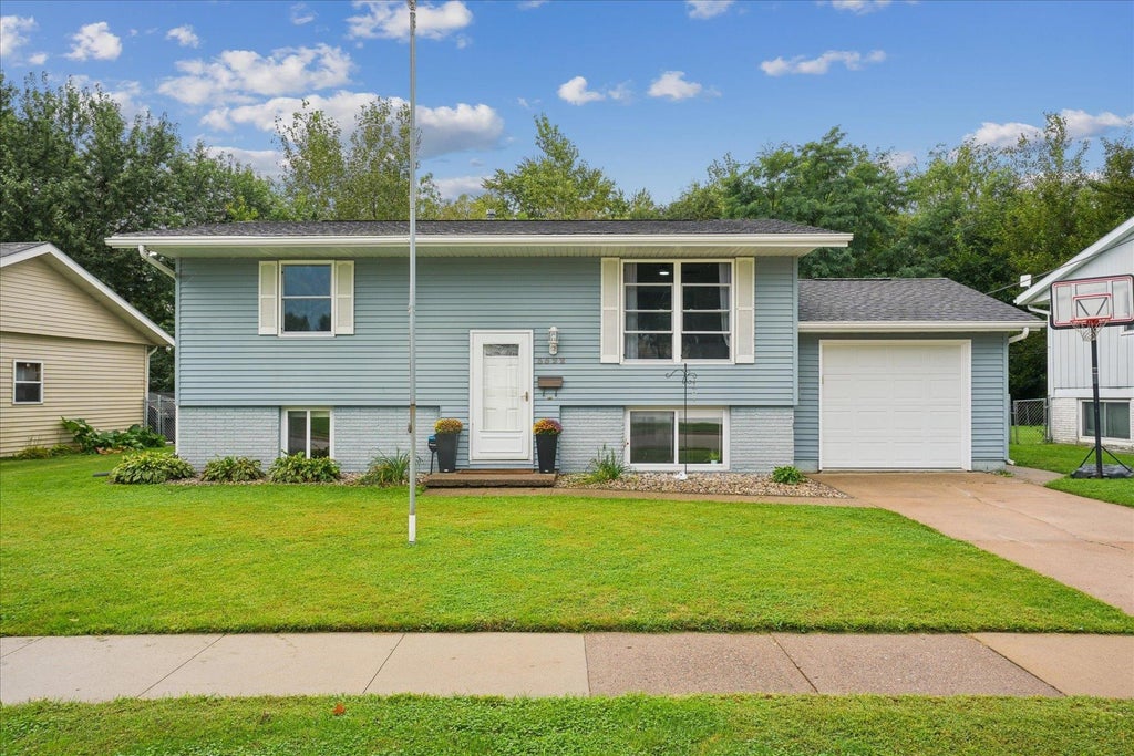 Photo of Dubuque, IA 52002 (MLS # 155732)