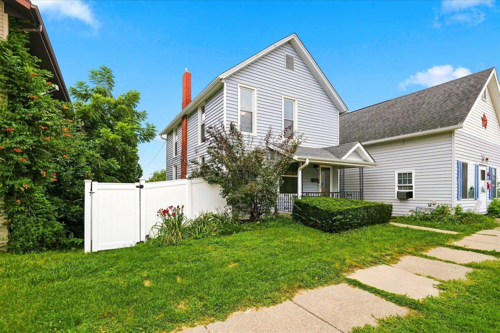 580 Nevada Street - Photo 2