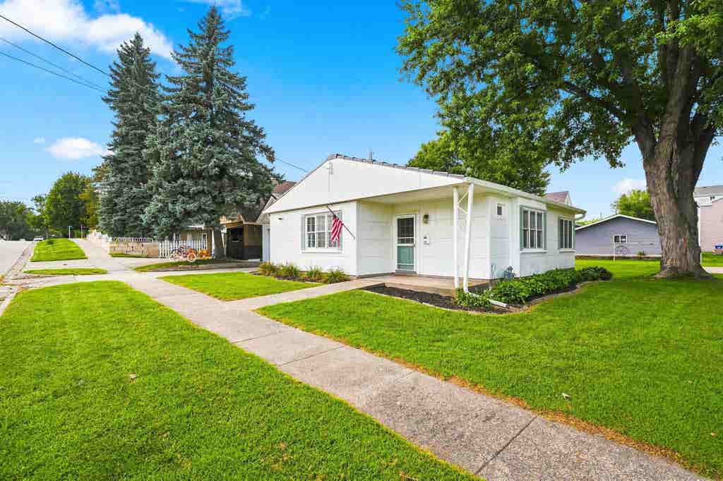 Photo of Bellevue, IA 52031 (MLS # 155558)