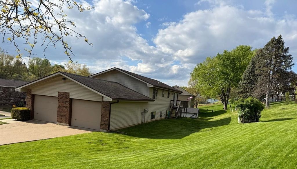 Photo of Dubuque, IA 52001 (MLS # 154542)