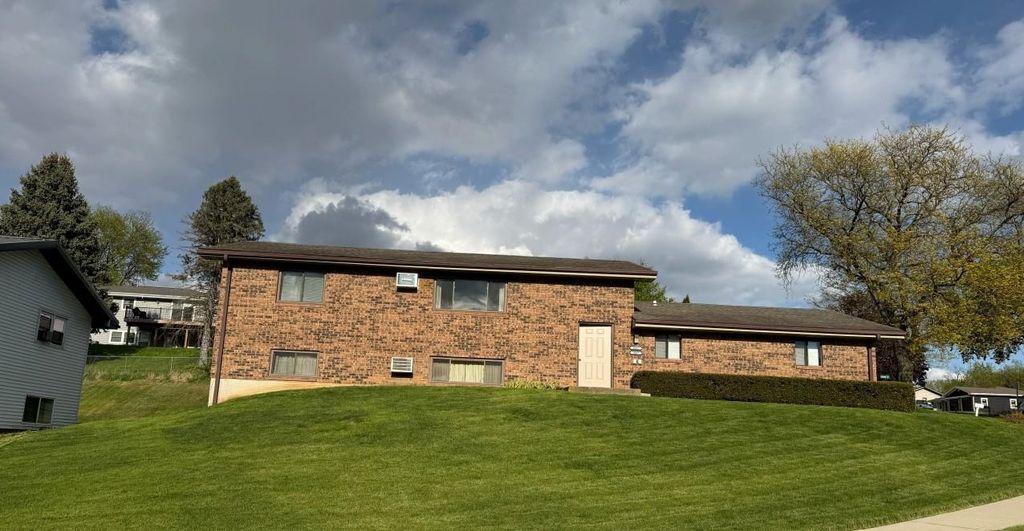 Photo of Dubuque, IA 52001 (MLS # 154542)