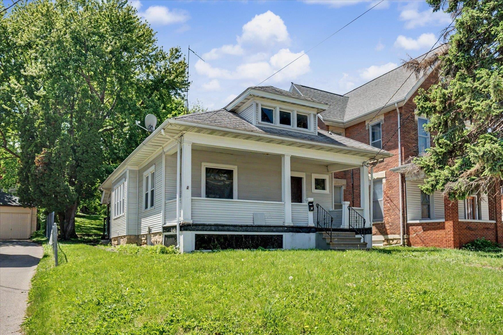 2501 Central Avenue - Photo 2
