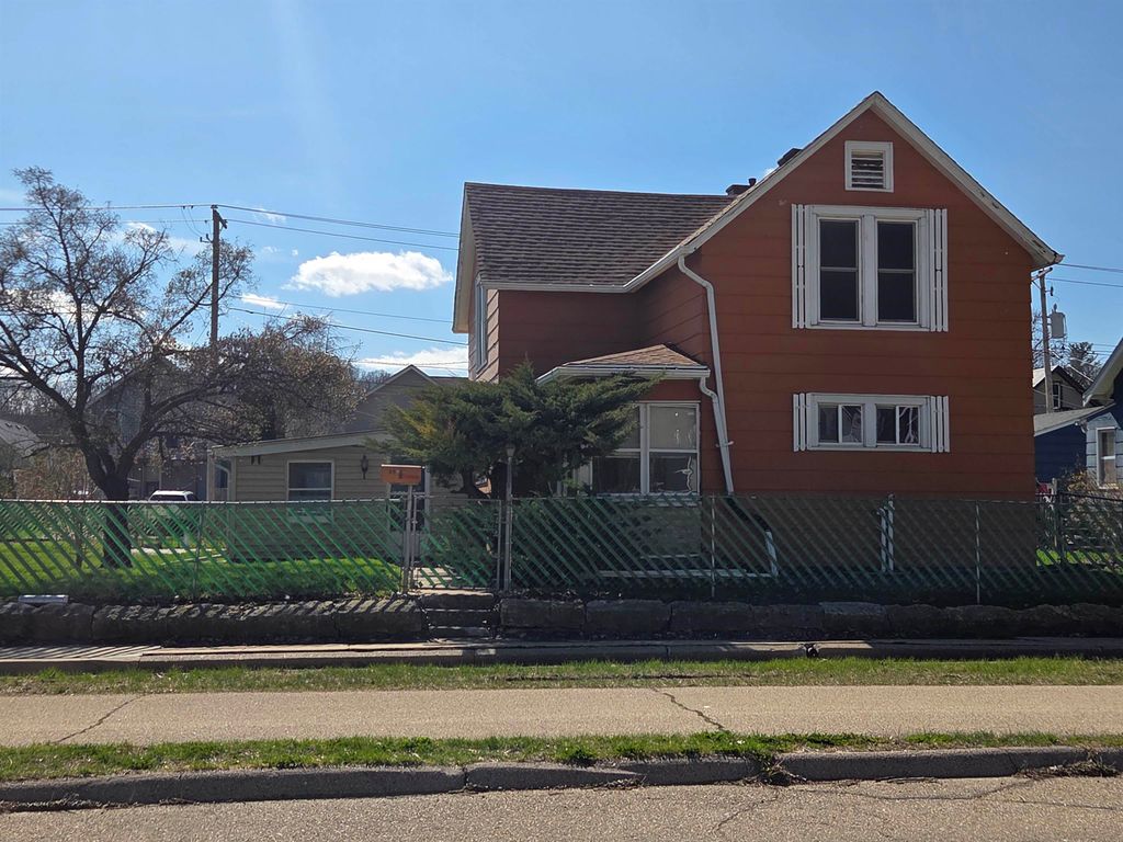 Photo of Dubuque, IA 52001 (MLS # 154298)