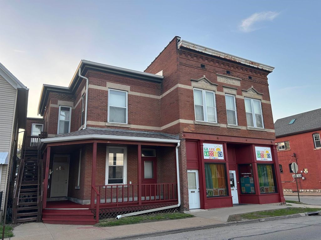 Photo of Dubuque, IA 52001 (MLS # 154544)