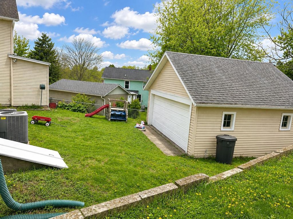 Photo of Dubuque, IA 52001 (MLS # 153887)