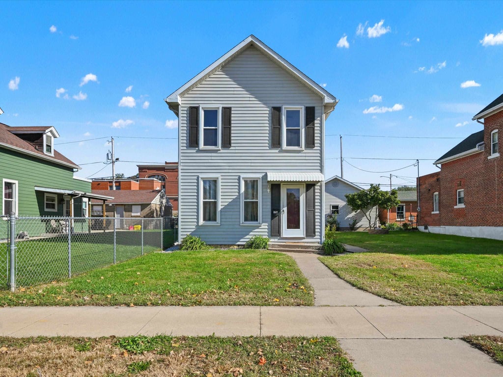 Photo of Dubuque, IA 52001 (MLS # 155984)