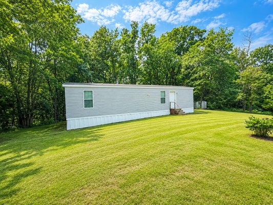 9503 SUNNY DR, BERNARD, IA 52032 - Image 5f6aaa927541a2a54c0d1fadbb3d083b/1280954896